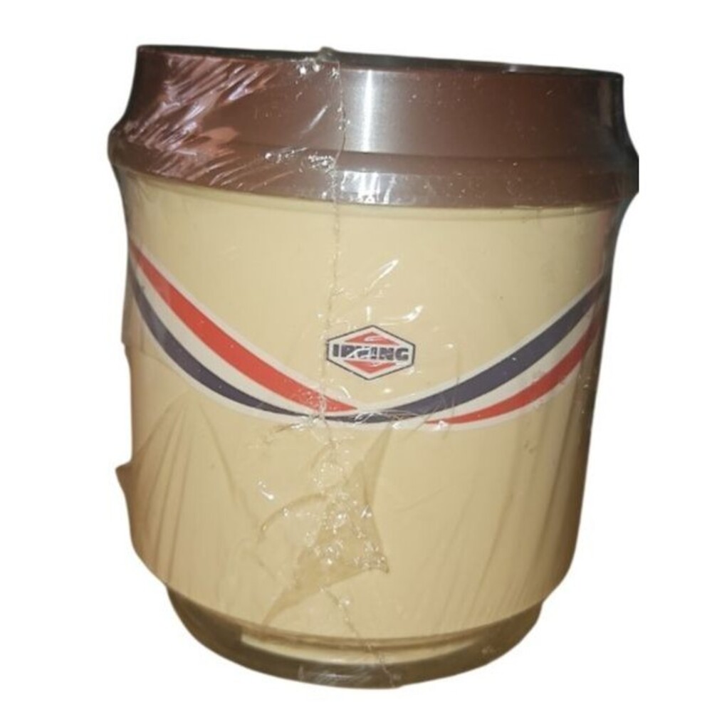 Irving Oil Vintage Travel Mug Plastic Cup Lid Whirley Industries NOS Advertising